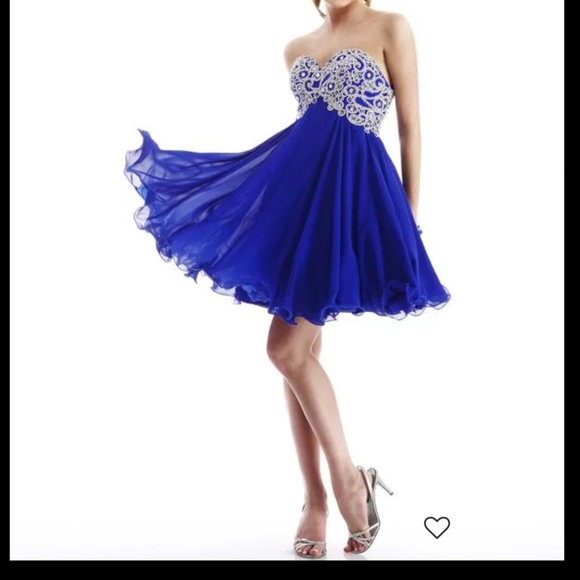 Blue Gown with Decorative Bodice - Picture 4 of 5